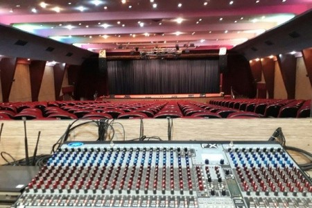 اجاره سالن همایش و کنفرانس و اجرای تئاتر 550 نفره در ستاری