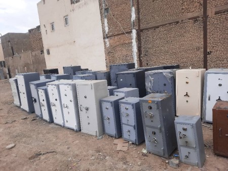 Selling all kinds of second-hand and used safes in Isfahan