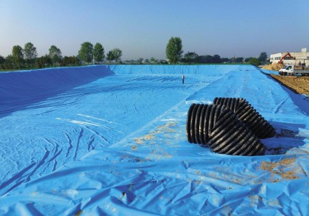 Sale of geomembrane sheets with a width of 4 meters (the only standard width in the world)