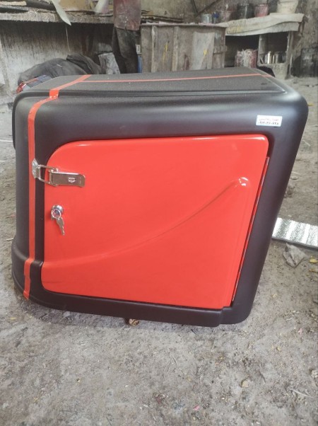 Motorized courier box, food delivery box, fiberglass box