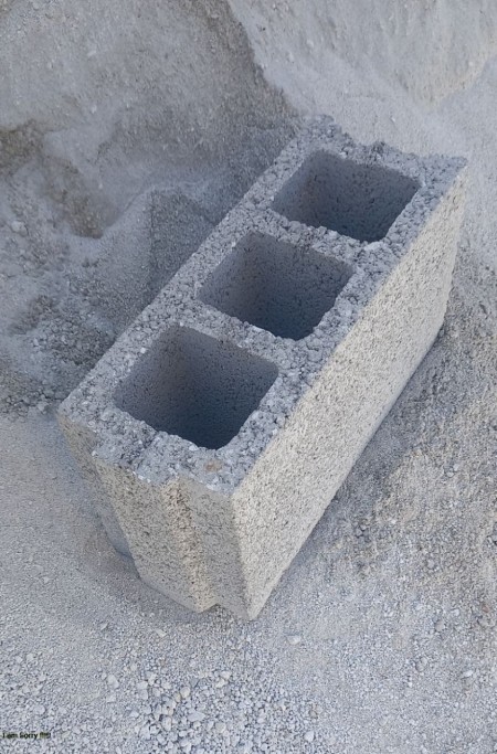 Light pumice block with dimensions of 15x20x40