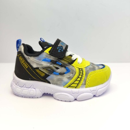 Children's sports shoes