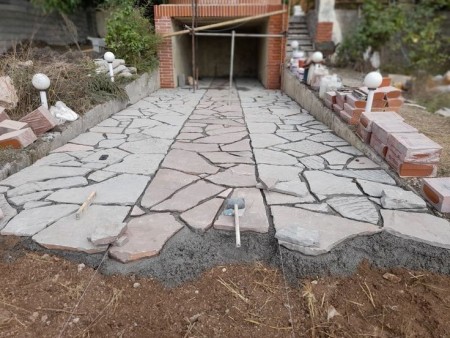 Installation of rubble flooring