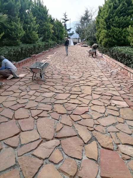 Installation of rubble flooring