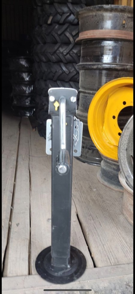 Balance jack for trailer and tow truck and caravans and....