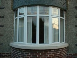 نوین درب:اجرای درب و پنجره UPVC